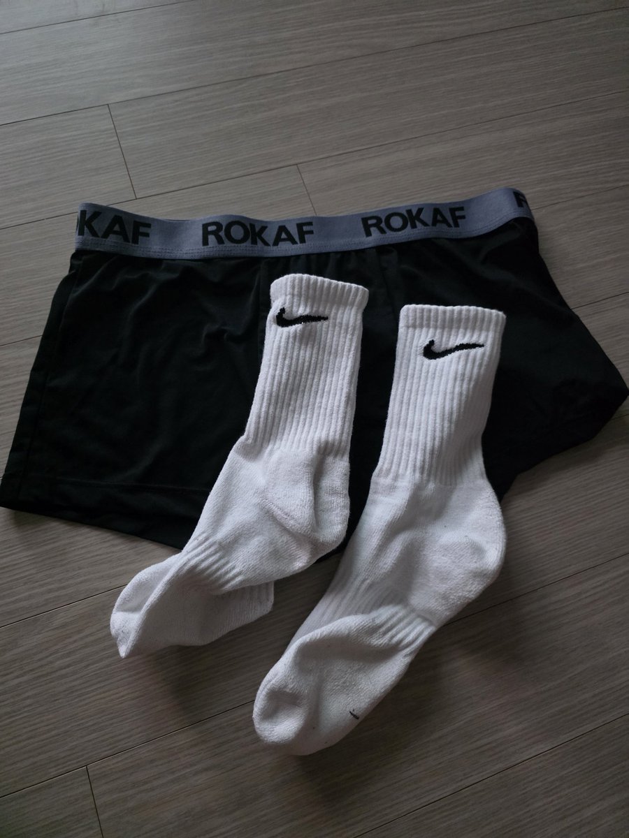 boxnike1's tweet photo. 팬티 입고 놀 사람!
#게이 #ㄱㅇ #풋섭 #풋돔 #양말 #남자발 #소프트 #플 https://t.co/1CIOPhl68t
