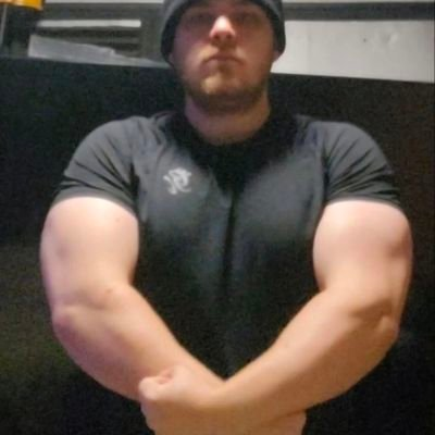 federal_turtle's tweet photo. @Lewis_BGA @FuentesUpdates what is this bro science 😂

also look at yourself lmfao 40 percent bodyfat https://t.co/1mAeibfKQR