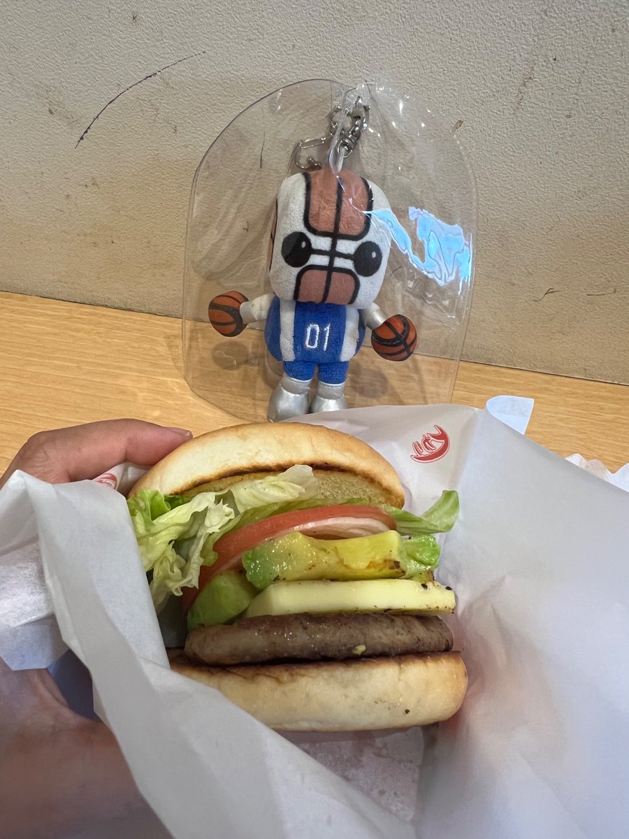 charmy_5robots's tweet photo. ロボスケ　オハヨウ〜！　旅行カラ　昨夜帰ッテキタヨ！ https://t.co/qGo1AqFObZ