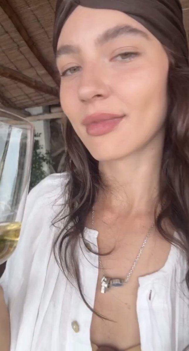me_when_men's tweet photo. ansiosa pelo dump europeu que ela vai postar 😍 https://t.co/wzvOtgX9u1