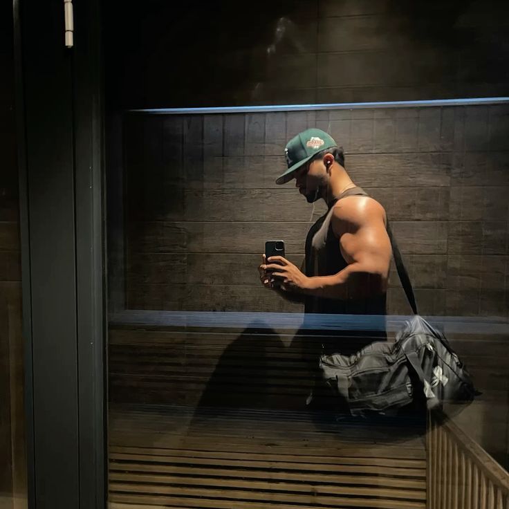 jasonben50's tweet photo. Weekend long workout ✨️

#SaturdayGlow https://t.co/ypY1LBIjvq