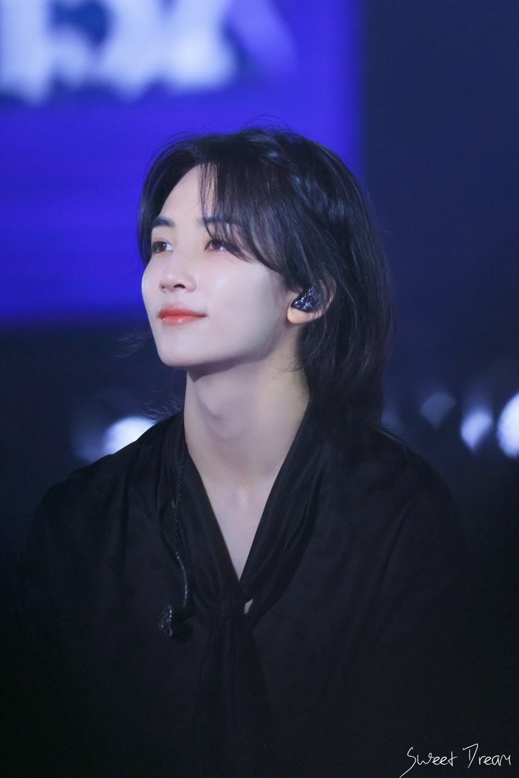 svtserving's tweet photo. 4 days until Jeonghan's return from military service. https://t.co/j21VFjRwoA
