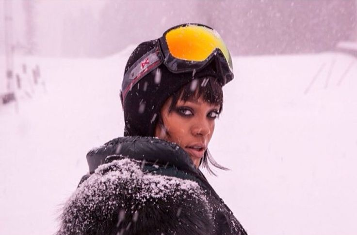 vitorspw's tweet photo. Rihanna em Aspen https://t.co/ZW5XvpCaFc