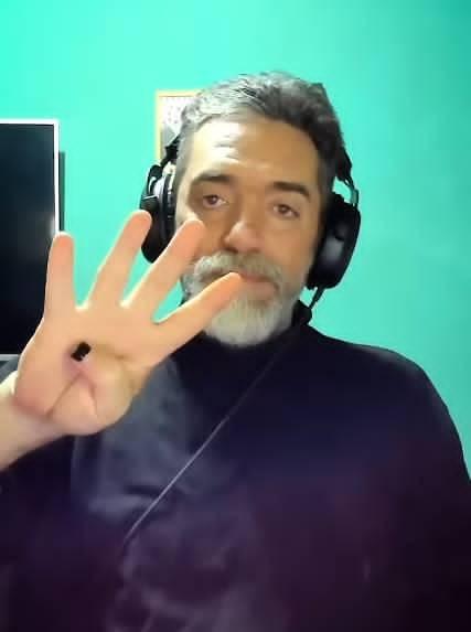 chicobudokai3's tweet photo. hay 4 cinéfilos: el de woody allen, el de kubrick, el de nolan y el de spielberg. el hincha de woody allen es rarito, el de kubrick es muy gordo, el de nolan es bruto y el de spielberg es muy gay. entendés? cada uno tiene lo suyo. https://t.co/huvff4TDVR