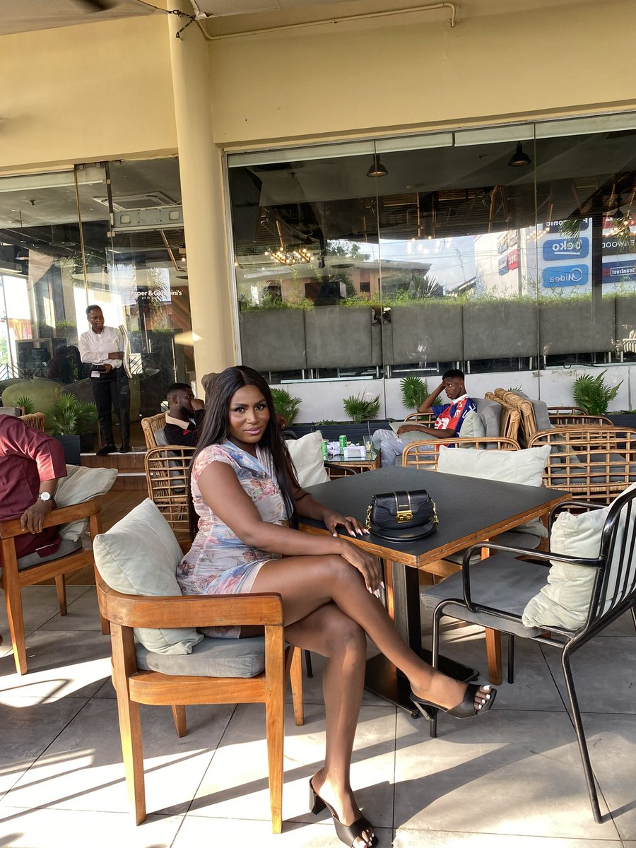 Its__Kemi's tweet photo. Cheers to 29! 🥂 https://t.co/hup8VPLWbl