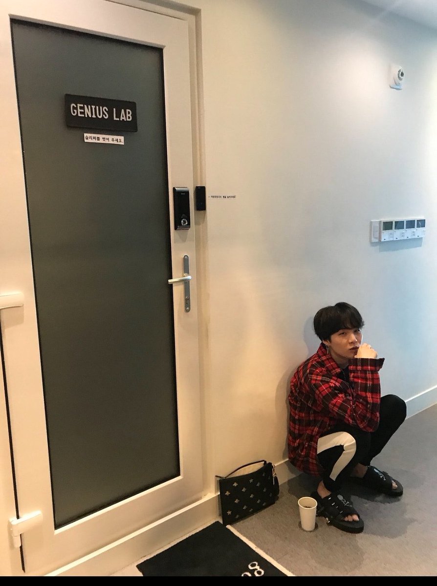 slow 늘 tweet media