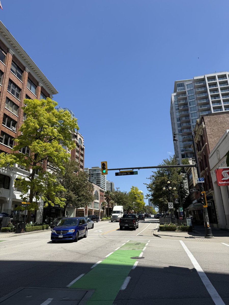 LifeVancouver's tweet photo. 本日もとても天気がよいバンクーバーです！ https://t.co/9CI3GjmP1x