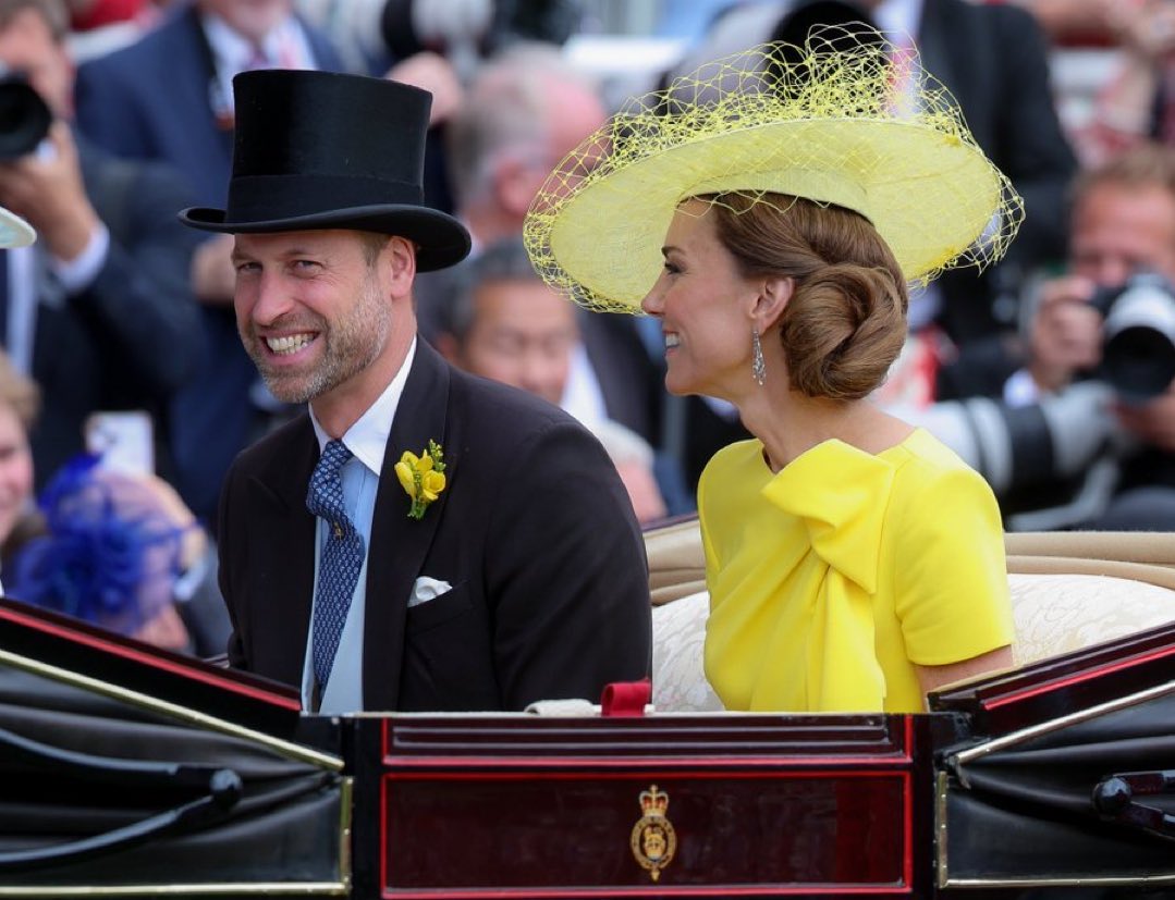 QLoTII's tweet photo. Happy Birthday, Prince William! 🎂👑

May your day be as fabulous as your smile, your year as epic as your polo swings, and your life overflowing with love, laughter & zero bald jokes (we promise… maybe).

The world’s luckiest heir — keep shining, future King! ❤️

#HappyBirthdayPrinceWilliam
