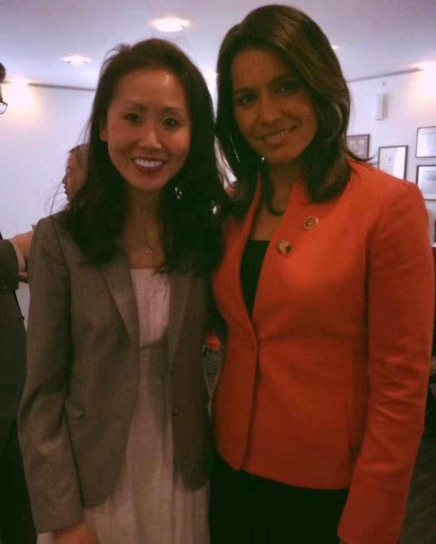 lindyli's tweet photo. A decade ago, a Congresswoman flew across the country on her break just to spend the day with Princeton students

Simply because I asked

No cameras. No staff. Just pure generosity

That woman? @TulsiGabbard who served America as DNI

She has rare integrity. Thank you, Tulsi 🇺🇸♥️ https://t.co/nSO5NS2seT