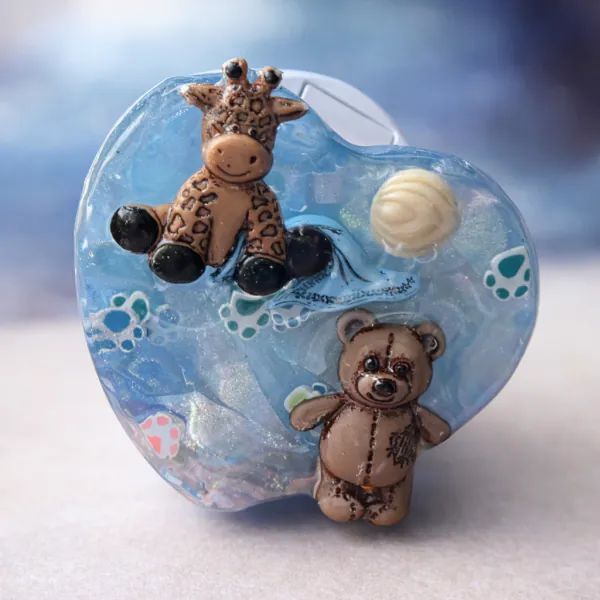 Poxy_Roses's tweet photo. Up close: deep blue resin catching the light, tiny animal charms and paw prints layered for real depth. Each grip is handmade in small batches—natural variations make yours unique. Carefully checked before shipping. #Handmade #SmallBatch https://t.co/FJJuWdMT5T https://t.co/wE0dfngwT7