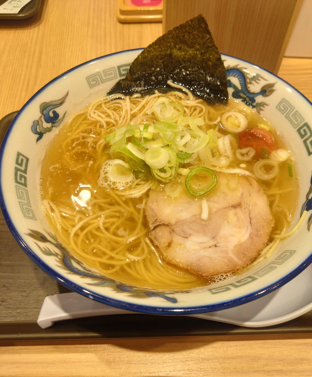 akinaspm's tweet photo. 舎鈴の朝ラーメン￥540
しっかり1人前あるけどあっさりなのでするりΨ( 'ч' ☆)
柚子パウダーをかけまくって食べるのが好きです
 #tt2026_wanpaku https://t.co/frFDWRwoH9