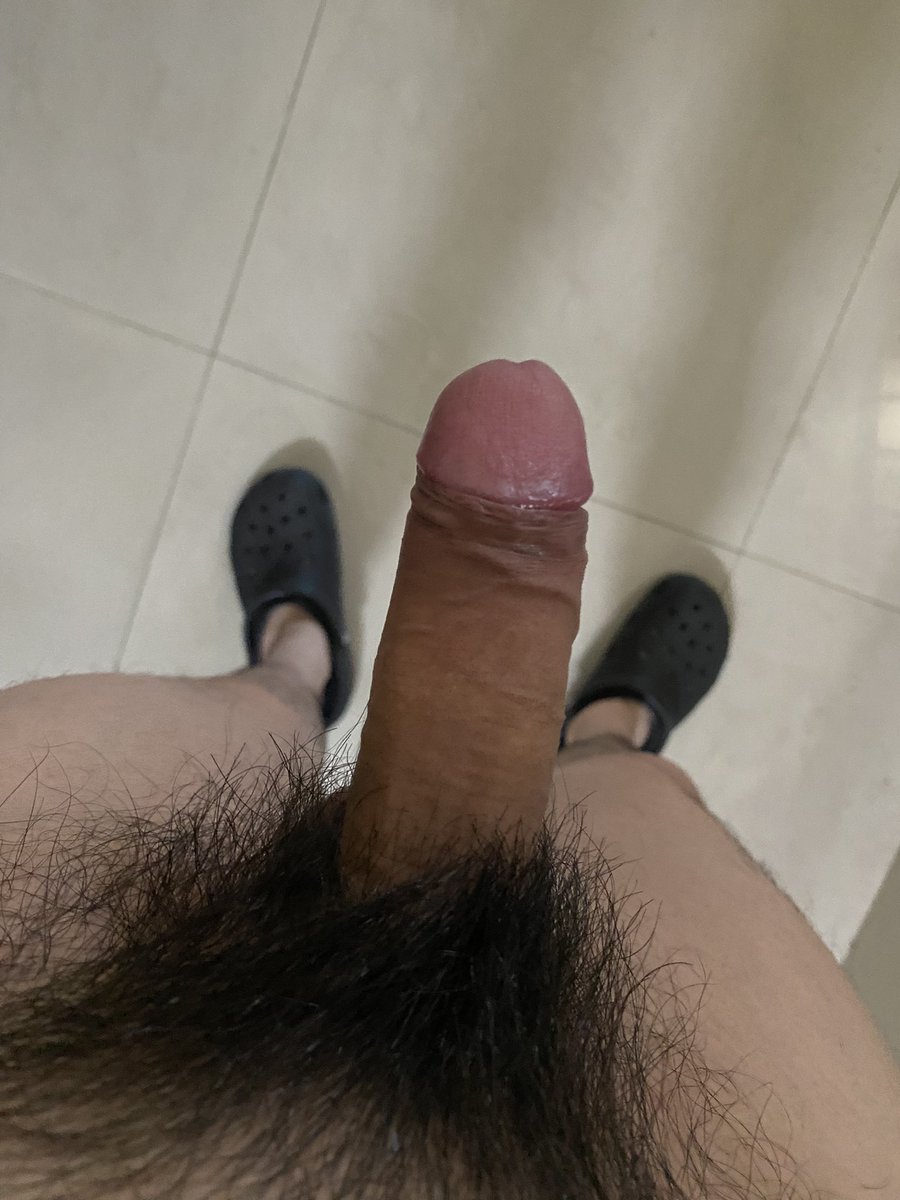 jiaz486's tweet photo. 在自己家就是好什麼都不用穿 https://t.co/kAPM4nCq9l