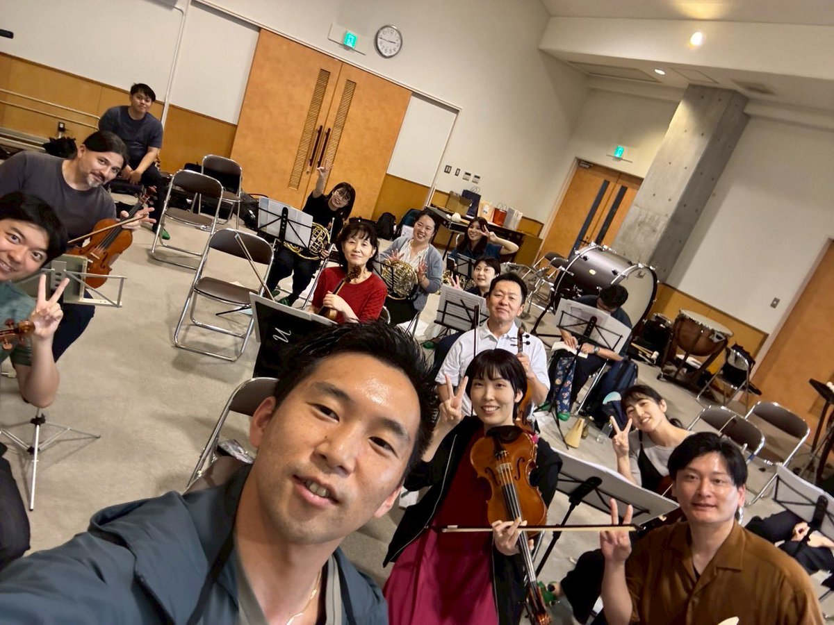 IyoOrchestra's tweet photo. 【団員募集について】
伊予管では「バイオリン」の団員を大募集中🎻

経験豊富なメンバーもおりますが、「ブランクがある」「ここが初めてのオーケストラ」など、入団のきっかけは様々。

一緒にいよかんで音楽を楽しみませんか？🍊
ご興味のある方はDMやHPの問い合わせフォームよりご連絡ください😊 https://t.co/8D269psOlm