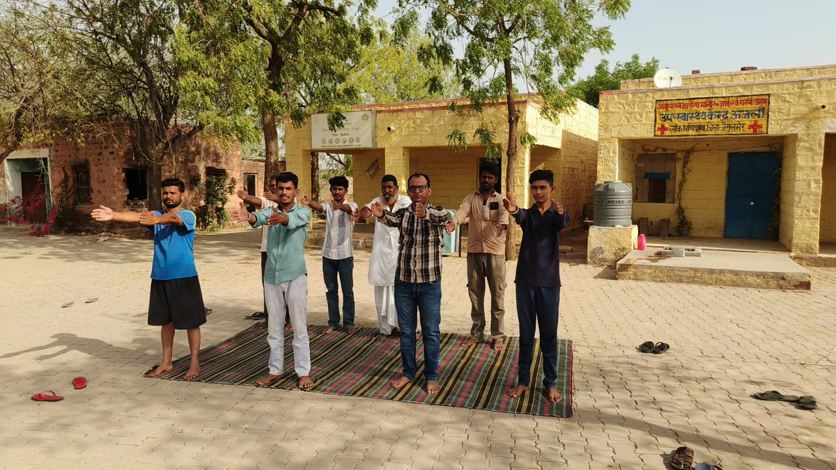 SubhashCharan3's tweet photo. आज योग दिवस पर एक संकल्प —
स्वास्थ्य व्यवस्था को मजबूत करना है तो वर्षों से सेवा दे रहे CHOs को नियमित करना होगा।
स्वस्थ भारत के लिए स्थायी स्वास्थ्य कर्मी जरूरी हैं।
#InternationalYogaDay #PermanentCHOs 
@RACHO_Rajasthan 
@RajCMO 
@GajendraKhimsar 
#PermanentCHOs https://t.co/ziJj7sEOiq