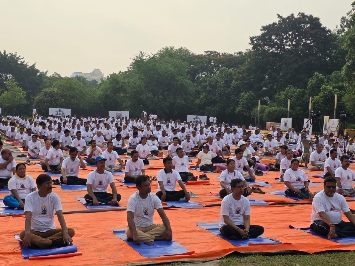 wbdhfw's tweet photo. Healing Through Nature: Central Park, Salt Lake Hosts IDY 2026, Forest Department

#InternationalDayofYoga2026 #Yoga365 #VandeYog #IDY2026 #GangaYogaMashal #InternationalDayofYoga #WBHealth
@moayush
#IDY2026 #IDY #InternationalDayofYoga #InternationalDayOfYoga2026 #HarGharYoga #PMKeSaath #VandeYoga #GangotriseGangasagar