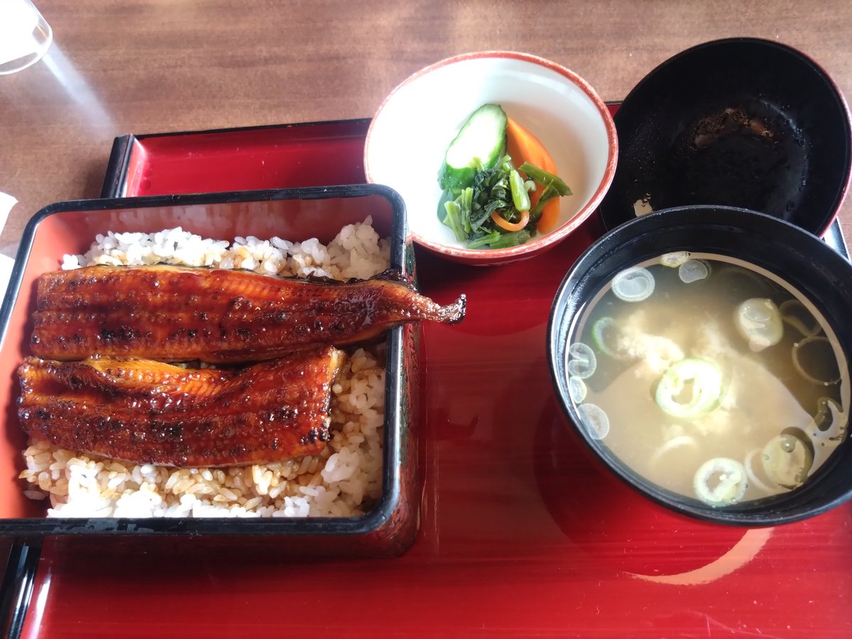 ari14ff14's tweet photo. 飯テロ〜
お昼はうな重 https://t.co/gppRefw2hQ