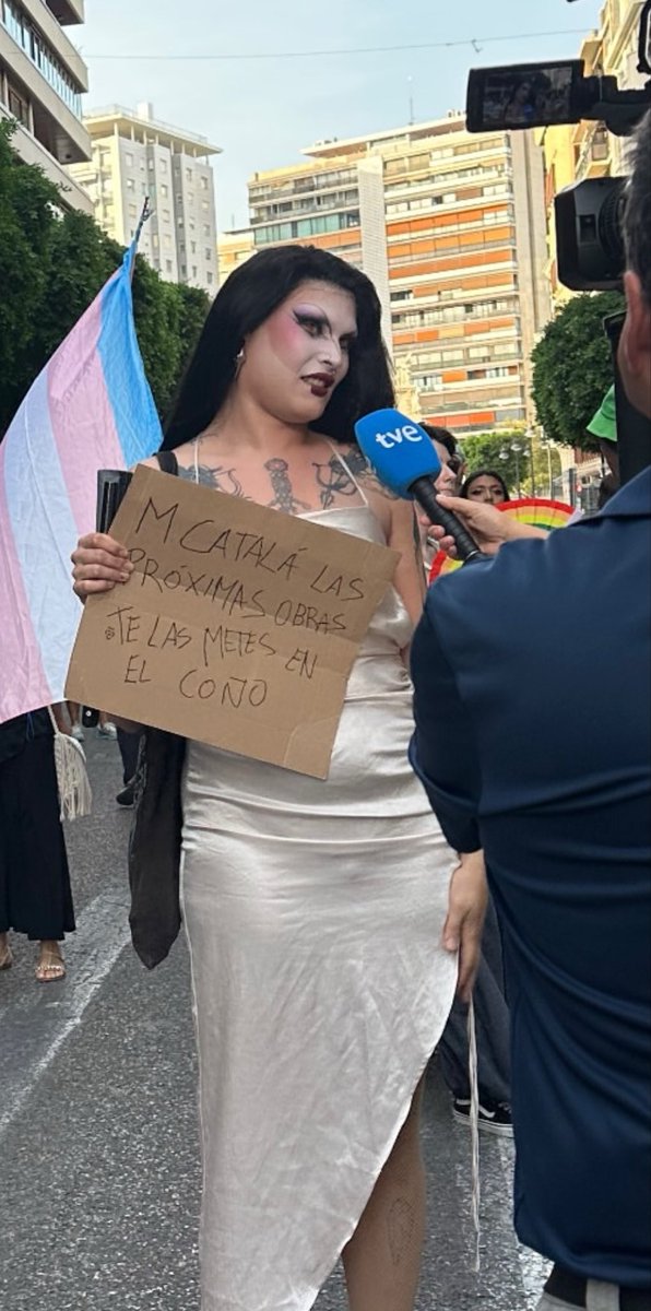Glamnissx's tweet photo. Feliz orgullo 🦇 https://t.co/StlBmUBfvT