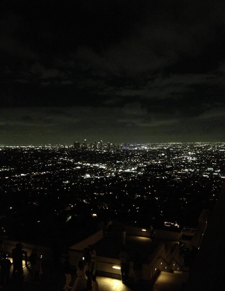 mmmniaa's tweet photo. la nights https://t.co/HZgWyjGRmy