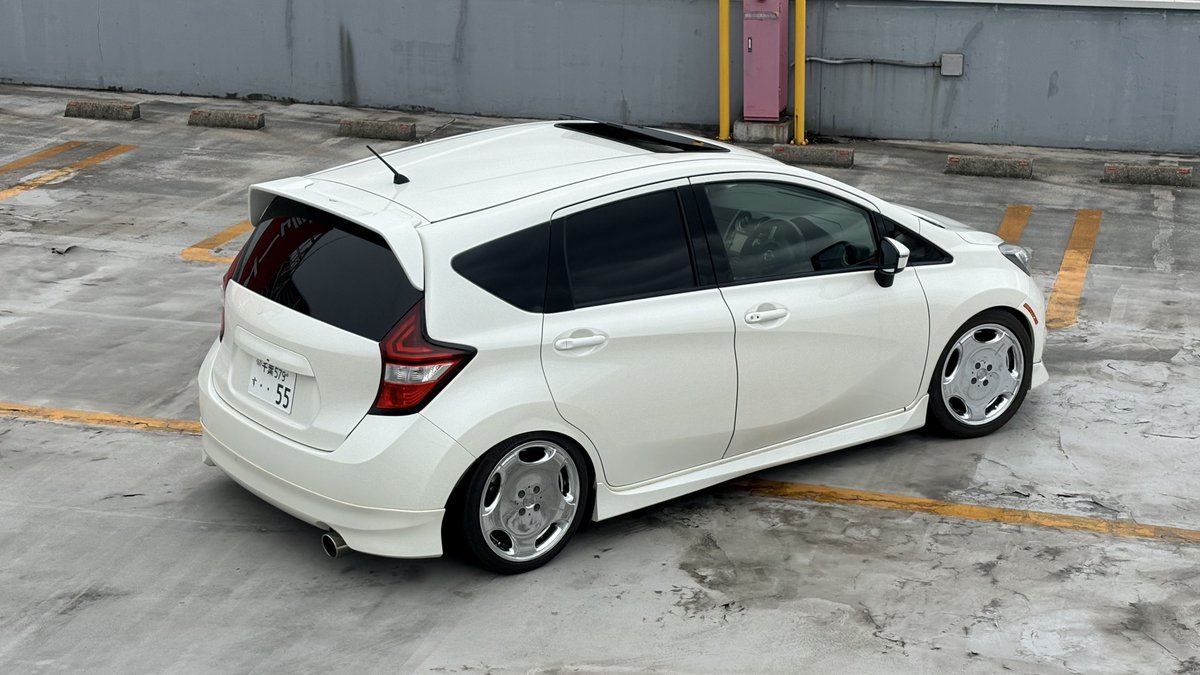 _G20t's tweet photo. New ｾｶﾝﾄﾞｶｰ
納車されました！
個人的に全部乗せノートニスモ S
納車前にNISMOスポリセ Type3施行で快速通学カー😉

これからより自分らしい車に仕上げていきます！ https://t.co/ymVlBQlSGw