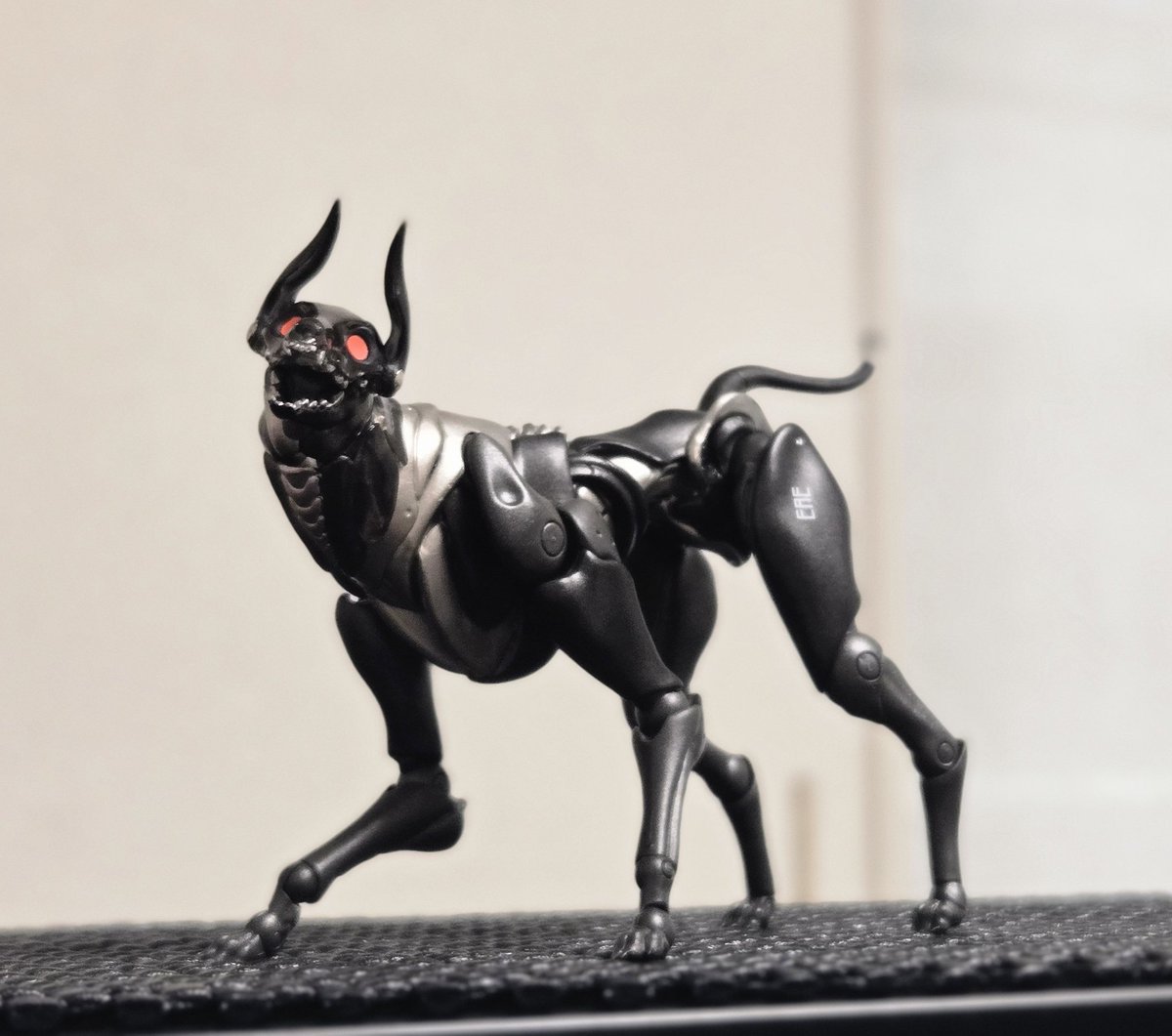 一目惚れして買った可動フィギュアガチ良い。