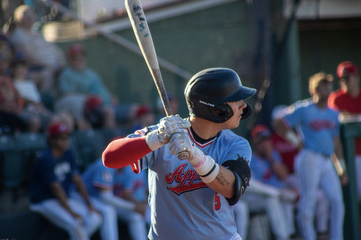 AppleSox's tweet photo. B6 | TRAFFIC ON OVERSTREET 🚦

Jake Overstreet hits a double to bring in 2! #HarvestTime

@Jakeostreet11 | @KUBaseball https://t.co/NNSBsYFJUF