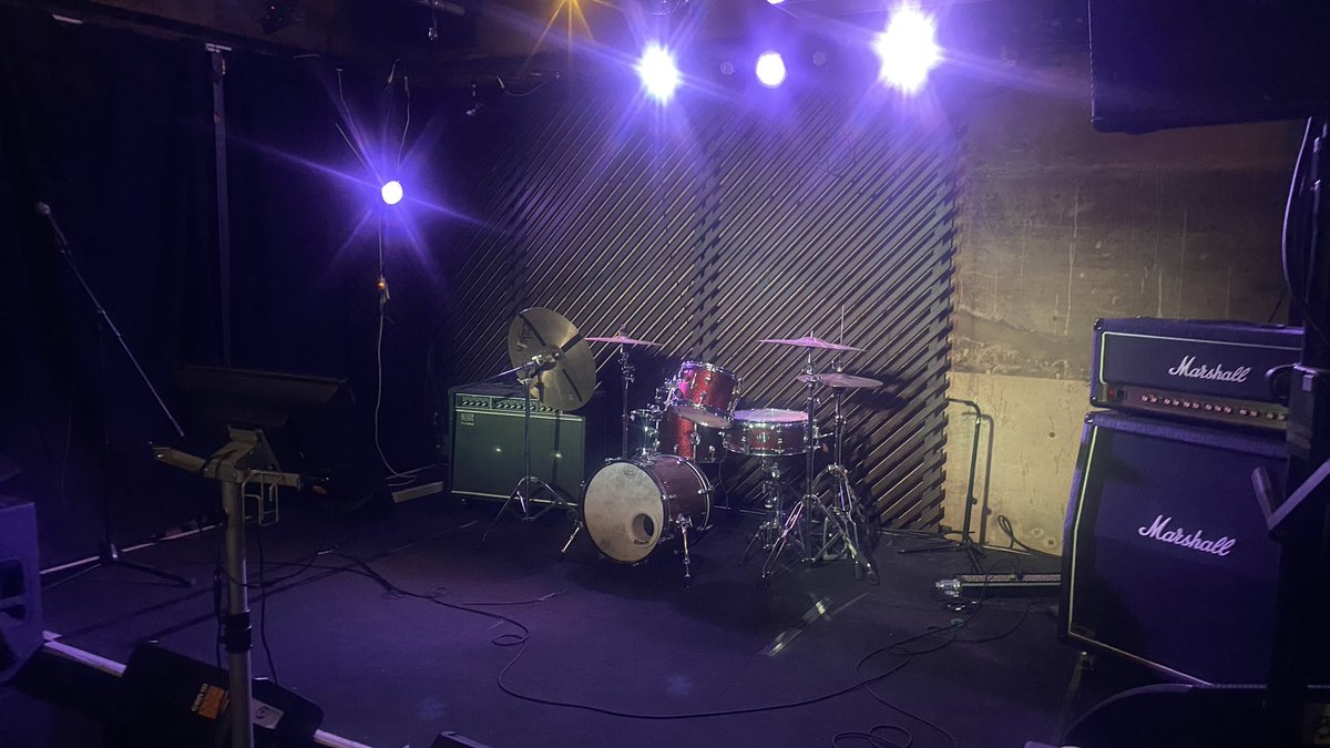 ancocomochi's tweet photo. 渋谷のライブハウス＆BARで歌ってきたよ🎵🎤
アウェイ空間だったけど、
歌い出したらめっちゃくちゃスイッチ入って熱唱🔥笑
あ〜気持ち〜わ〜✨✨
歌の活動もこれから進めていくど⭐️
人生楽しんだもん勝ち🏅

#ライブハウス #渋谷  #歌手活動 https://t.co/jGWEOujgoD