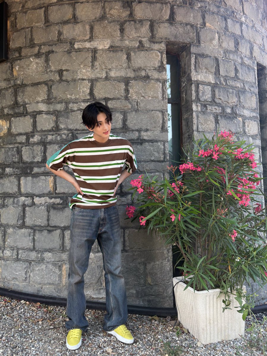 hamta29's tweet photo. 찌발 자세 너무 좋네 https://t.co/n1UijFZau5