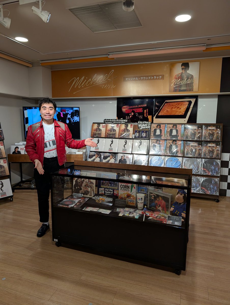 TOWER_Shibuya's tweet photo. 【#タワ渋MJ】

MICHAEL JACKSON 
A MINI-EXHIBITION
BY NOBUYUKI MOMOSE

マイケル ジャクソン コレクション展示
by 百瀨靖之
が本日からスタート！

貴重なマイケルのグッズやチケットなど
映画『Michael/マイケル』をご覧になった方必見のアイテムを多数展示!
百瀨さんありがとうございます!

📅 日程 : 6/21〜6/28 (予定)

📍会場：TOWER VINYL SHIBUYA
（タワーレコード渋谷店6F）

@michaeljackson @michaelmoviejp  
@My_MJ_World 
#MichaelJackson #マイケルジャクソン #映画マイケル