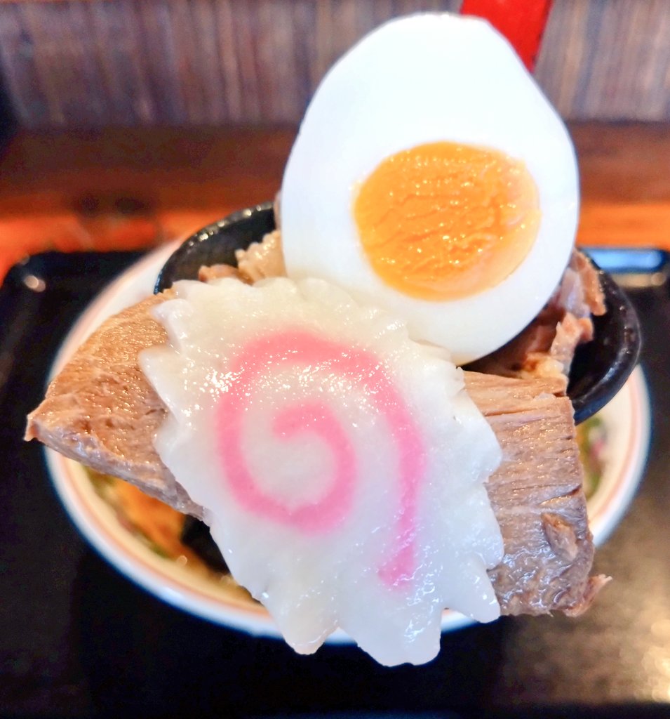 bokutanage3's tweet photo. 昨夜から雨が降り続いていますが暑からず寒からずで眠たい日曜日でㇲ🫩ｳﾂﾗｳﾂﾗ

こんな日はラーメン幸来で冷たいラーメンを頂き目を覚ましてきました🍜🧊

あくまで個人の感想ですがここのお店の冷たいラーメンは地元でも3本の指に入る美味しいラーメンでㇲ😋

今日も完食完飲で腹パンで〜ㇲ🥰 https://t.co/b0mhsiAmIq