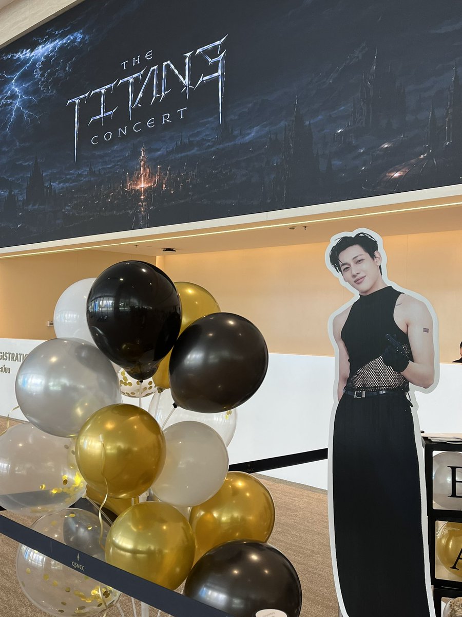 MSeehakr's tweet photo. ชาร์สแบตเตอรี่หัวใจเต็มแล้ว ❤️🖤
กลับไปทำงานหาเงินต่อได้🤣
เชียงใหม่-กรุงเทพ ก็แค่ปากซอย

#THETITANSCONCERT_D1 #BamBam @BamBam1A https://t.co/ZPmmO43ATQ