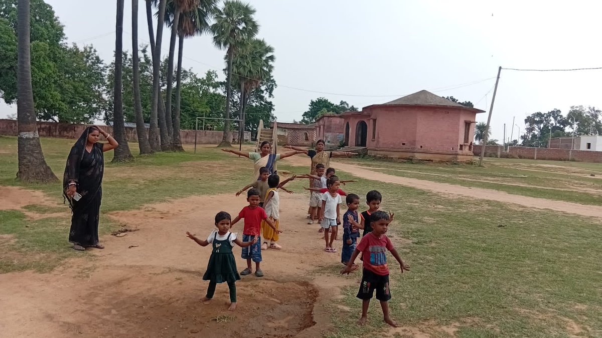 VikramV05986686's tweet photo. CSC Digital Anganwadi Kendra Initiative के अंतर्गत आज आंगनबाड़ी सेविकाओं ने अपने-अपने केंद्रों पर उत्साहपूर्वक #अंतर्राष्ट्रीययोगदिवस मनाया।
#InternationalYogaDay
#YogaDay2026
#YogaForOneEarthOneHealth
#OneEarthOneHealth
#CSCDigitalAnganwadi
#CSCeGovernance https://t.co/Gklpoc0MoI