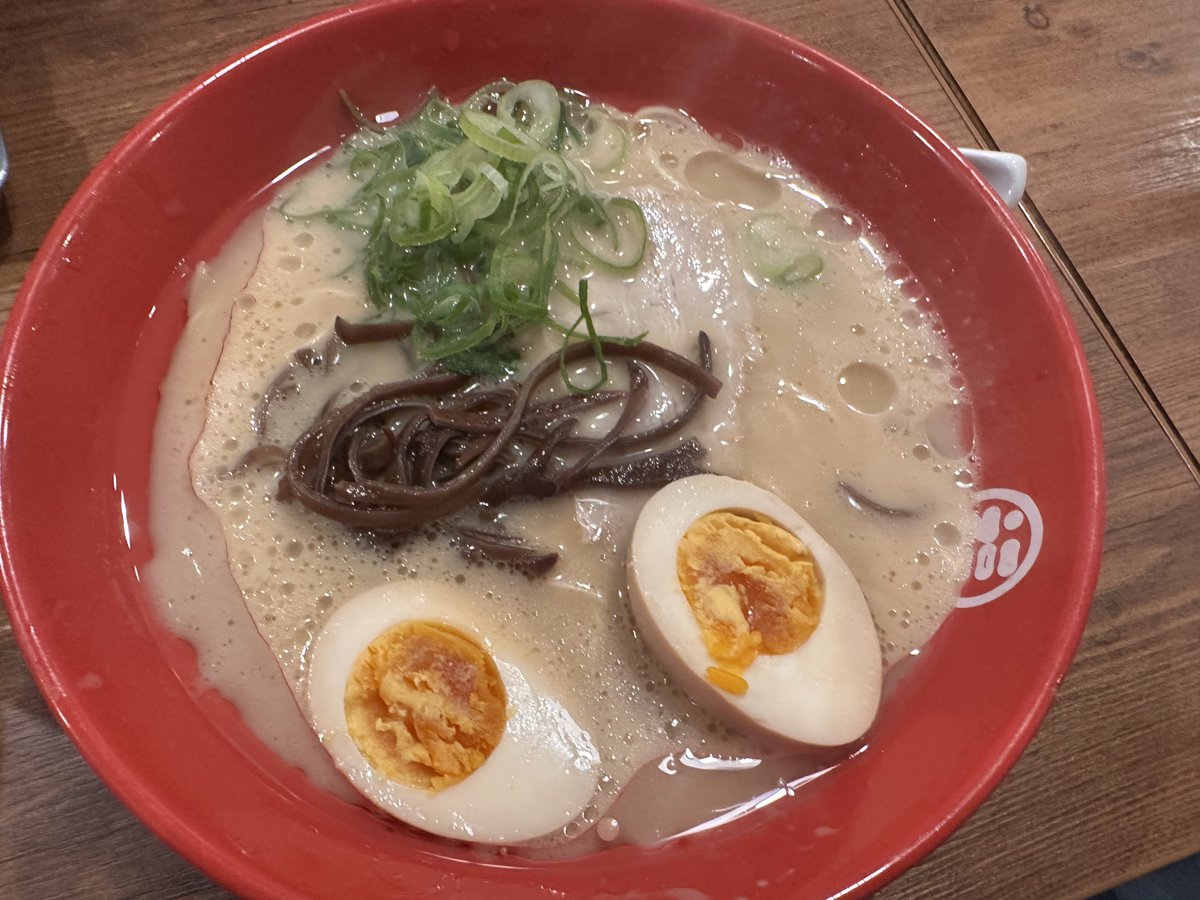 __204_NoContent's tweet photo. マッキーくん、quonくんとラーメニョ🍜 https://t.co/bwrvDmv0u5