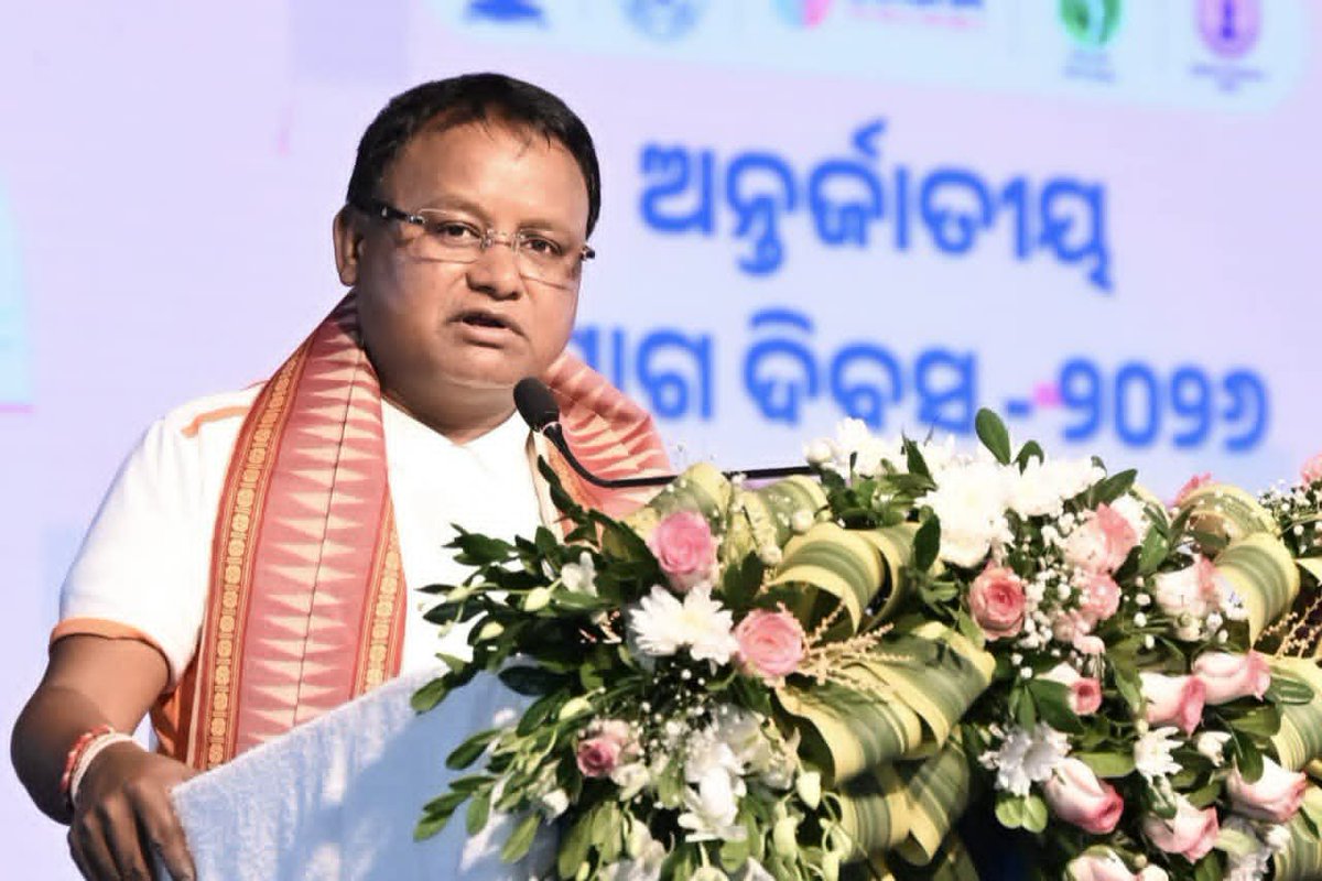 bjmmodisha's tweet photo. ଆଜି ଆନ୍ତର୍ଜାତୀୟ ଯୋଗ ଦିବସ ଅବସରରେ ଭୁବନେଶ୍ୱର କଳିଙ୍ଗ ଷ୍ଟାଡିଅମ ଠାରେ ଆୟୋଜିତ ବିଶାଳ ଯୋଗ ସମୋରୋହ ରେ ଯୋଗ ଦେଲେ ଆମ ମହିଳା ମୋର୍ଚ୍ଚା ରାଜ୍ୟ ସଭାନେତ୍ରୀ ଡା ଐଶ୍ୱର୍ଯ୍ୟା  ବିଶ୍ୱାଳ @Ashbiswal ଅପା। ସମସ୍ତ ରାଜ୍ୟ ନେତୃତ୍ୱ ଉପସ୍ଥିତ ରହି ଥିଲେ।
#InternationalyogaDay
@BJP4India 
@BJP4Odisha 
@BJPMahilaMorcha 
@NitinNabin 
@narendramodi 
@blsanthosh 
@VanathiBJP 
@MohanMOdisha 
@SamalManmohan7