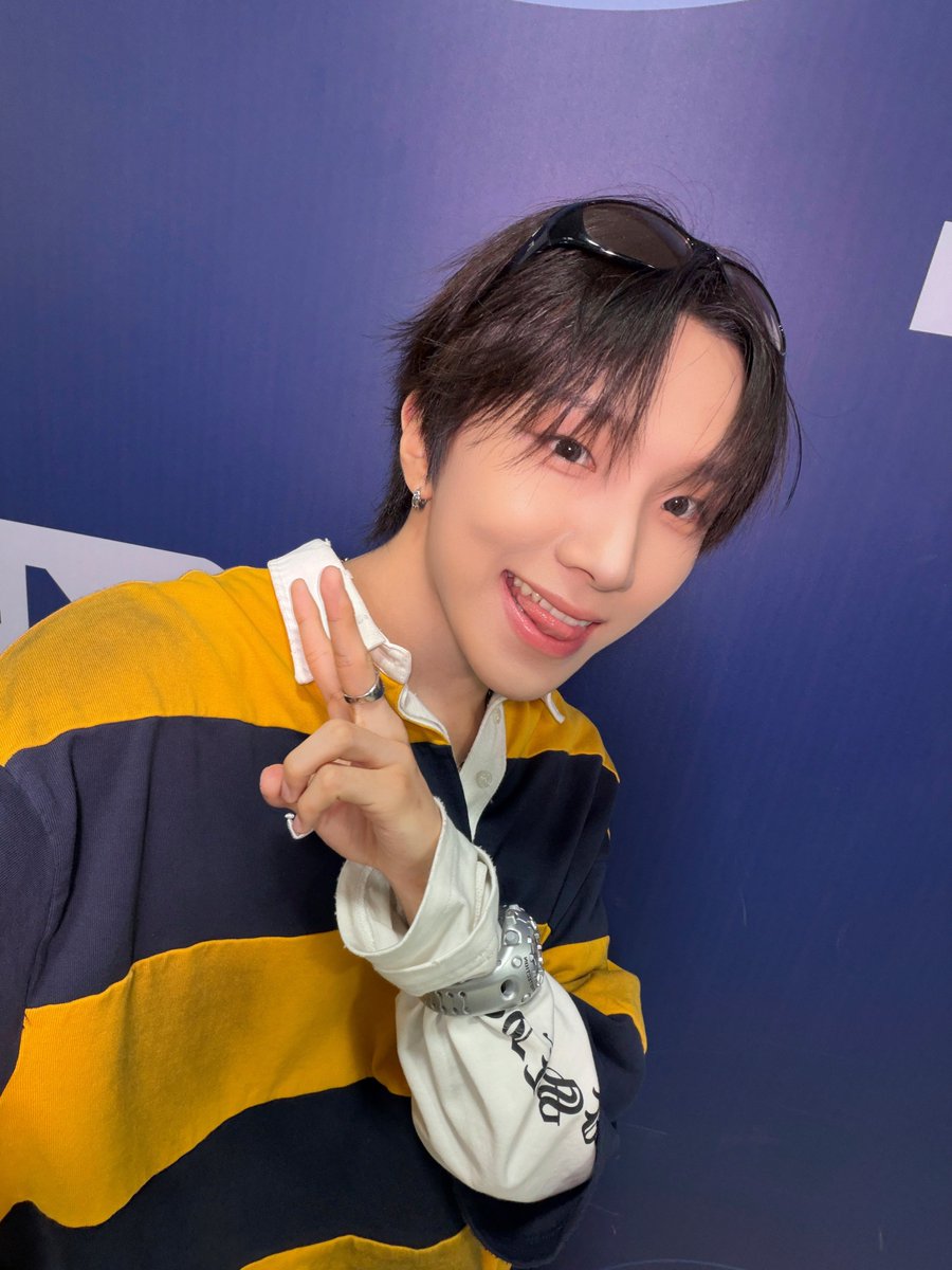 hakpeu's tweet photo. my little mc honeybee 🐝 https://t.co/m4OXWvlfbz