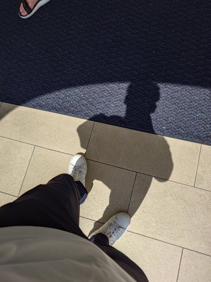 veyzJ6O2giMYou1's tweet photo. あっちー https://t.co/ViEDkBmu9r