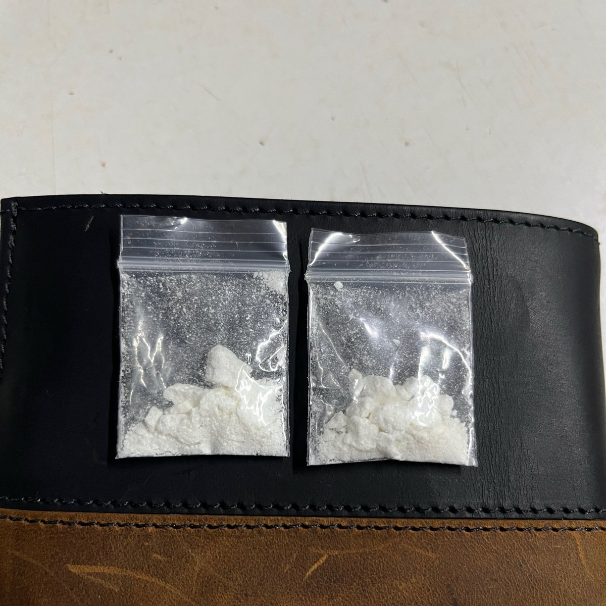 disasterpiece_x's tweet photo. merecido por mi cumpleaños😋 #drugstwt https://t.co/iAQJ0FXXOY