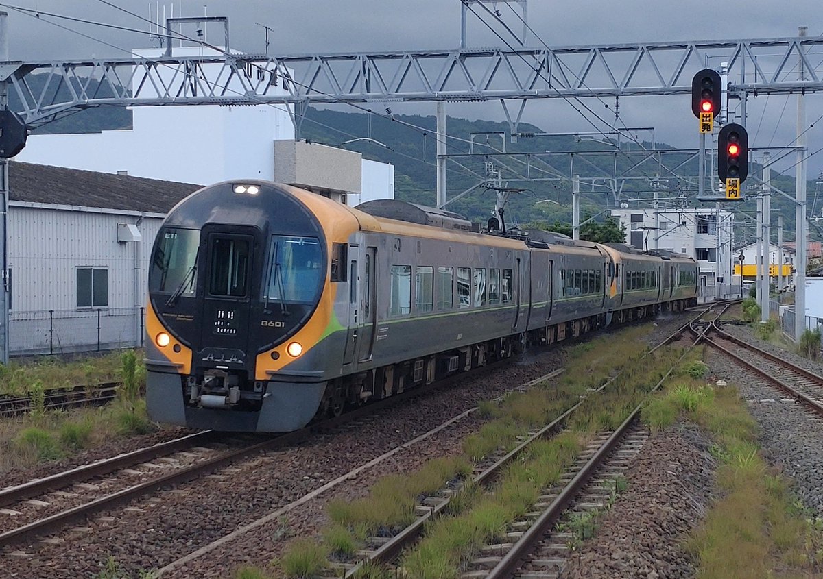 tse2000bc's tweet photo. 今日の特急電車回送(2026.6.21)
回6M 8000系S5+L1
回8M 8600系E11+E12
回10M 8000系L3
回12M 8600系E2 https://t.co/AaLvU63uIJ