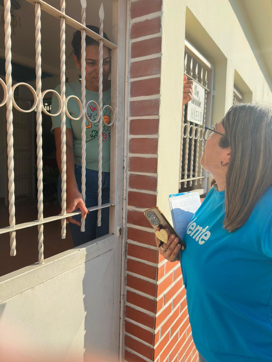 VenteAragua's tweet photo. La estructura de Vente Aragua en el municipio José Félix Ribas tomó la parroquia Zuata con un exitoso Punto Ciudadano y casa x casa. Gran receptividad de los vecinos organizándose por el cambio.
Exigimos #EleccionesYa, con nuevo CNE imparcial y un proceso libre y transparente. https://t.co/zgajHLL33Z