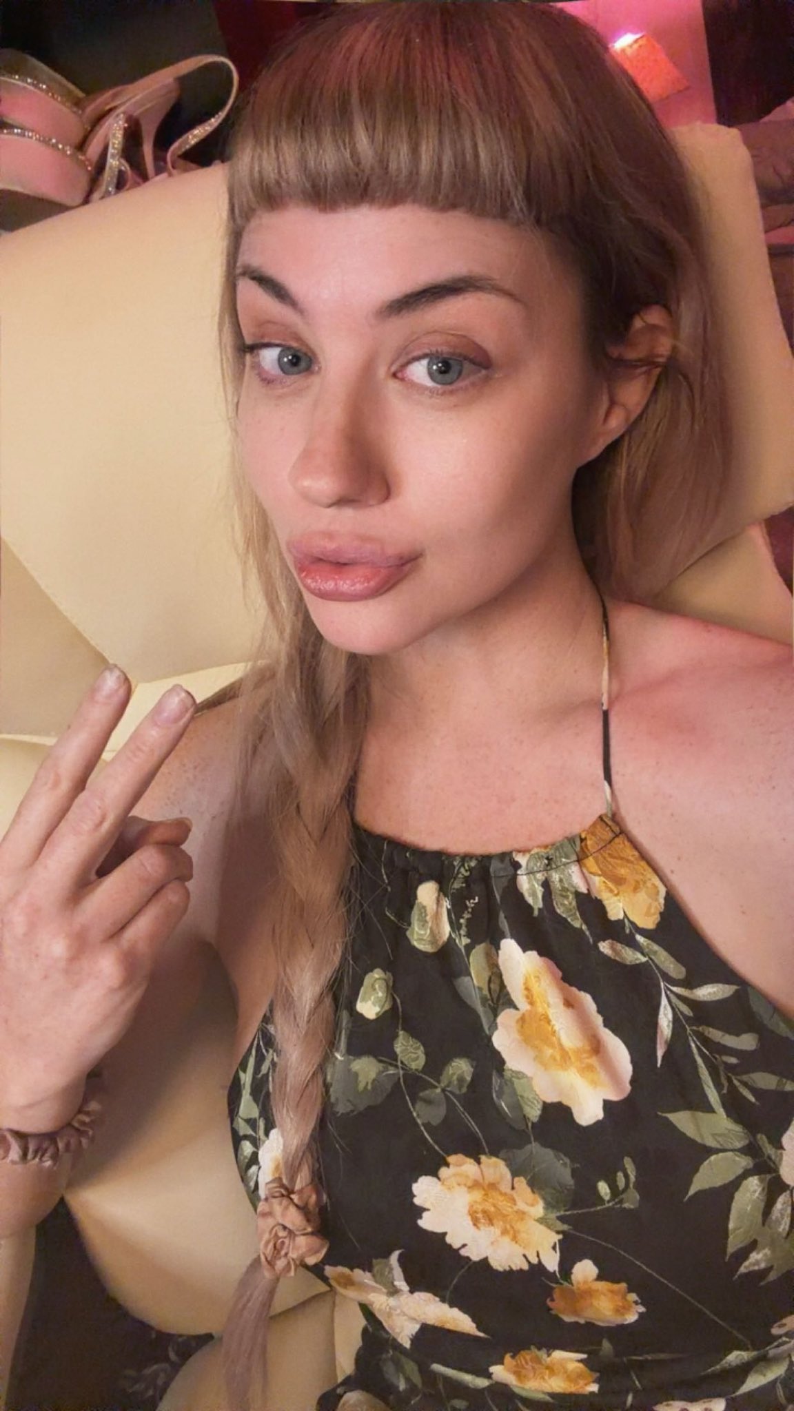 Phone calls are on while I get rdy for Video calls tonight 💛💦 @MynxCo https://t.co/UC5PzNGEDb