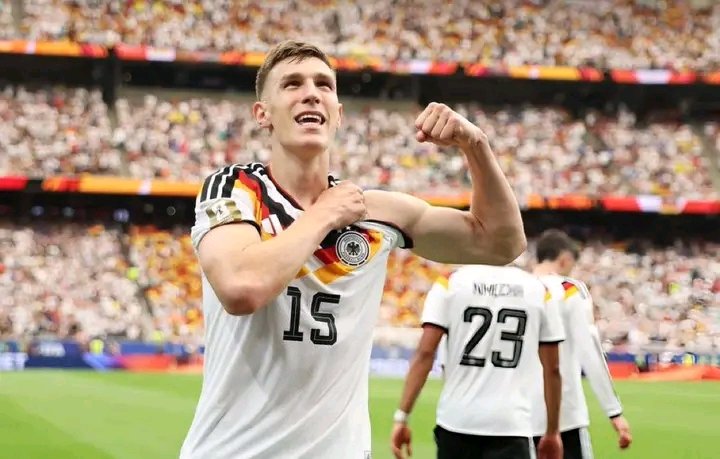 Billionc1c's tweet photo. 🚨🇩🇪 𝐇𝐔𝐆𝐄 𝐁𝐋𝐎𝐖 𝐅𝐎𝐑 𝐆𝐄𝐑𝐌𝐀𝐍𝐘! 😰

Nico Schlotterbeck’s World Cup campaign could be over after suffering a suspected ligament injury. 🤕

🗣️ Julian Nagelsmann:

“𝐍𝐢𝐜𝐨 𝐢𝐬 𝐬𝐮𝐬𝐩𝐞𝐜𝐭𝐞𝐝 𝐭𝐨 𝐡𝐚𝐯𝐞 𝐬𝐮𝐬𝐭𝐚𝐢𝐧𝐞𝐝 𝐚 𝐥𝐢𝐠𝐚𝐦𝐞𝐧𝐭 𝐢𝐧𝐣𝐮𝐫𝐲. 𝐈𝐭’𝐬 𝐧𝐨𝐭 𝐥𝐨𝐨𝐤𝐢𝐧𝐠 𝐠𝐨𝐨𝐝.”

A massive setback for Germany’s defense at the worst possible time. 🇩🇪💔🙏
