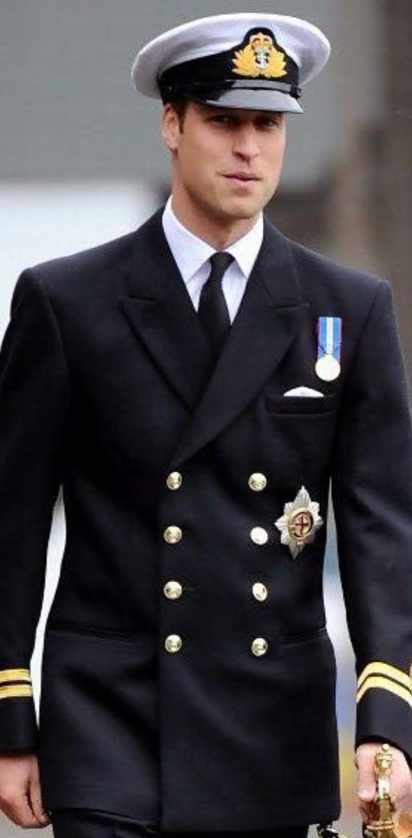 SassyAlways64's tweet photo. Happy Birthday to the Prince of Wales, HRH Prince William. I hope you have a wonderful day with your beautiful family. May the coming year be filled with the kindness and joy you bring wherever you go #PrinceWilliam #PrinceOfWales 💙💜 https://t.co/OSB338uZZP