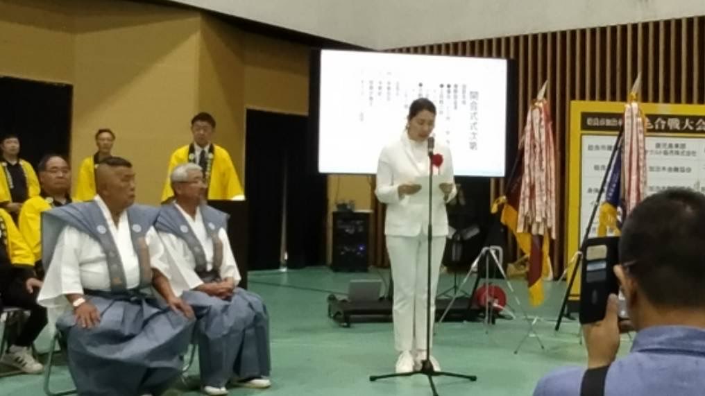 nomat1008's tweet photo. 【加治木町くも合戦大会開会！】6月21日(日)、県内外、外国からも含めて少年の部、大人の部、計110名を超える参加者を迎えての112年目のくも合戦が始まりました！芥川龍之介の『蜘蛛の糸』が描いた蜘蛛の糸の強さと人間の儚さ、人と蜘蛛が織りなすドラマの1ページが紡がれる一日になりますよう！ https://t.co/o8NysTySJJ