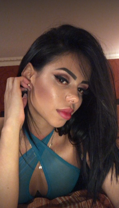 Canela Skin - What vibe do I give off? https://t.co/xLc3anUP3c