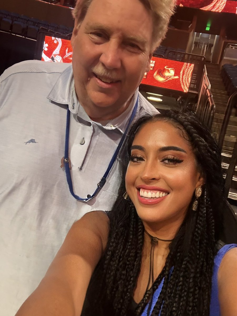MimiMala1's tweet photo. Absolutely phenomenal! ✨ Shout Out to my Orlando Magic family for an unforgettable memories! 💙🏀 @mimimala1 @orlandomagic @nba #mimimala #explorepage✨ https://t.co/UrOb7pkDZb