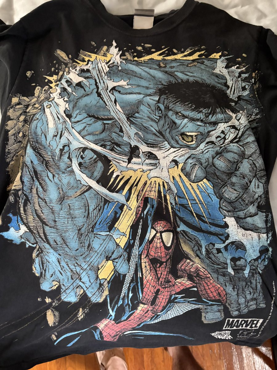 DiBiDoom's tweet photo. Plan on going to see Brand New Day 3X on opening week.

Twice normal and once 4DX.

Got me three shirts ready for movie night. https://t.co/cmIarG5lX6