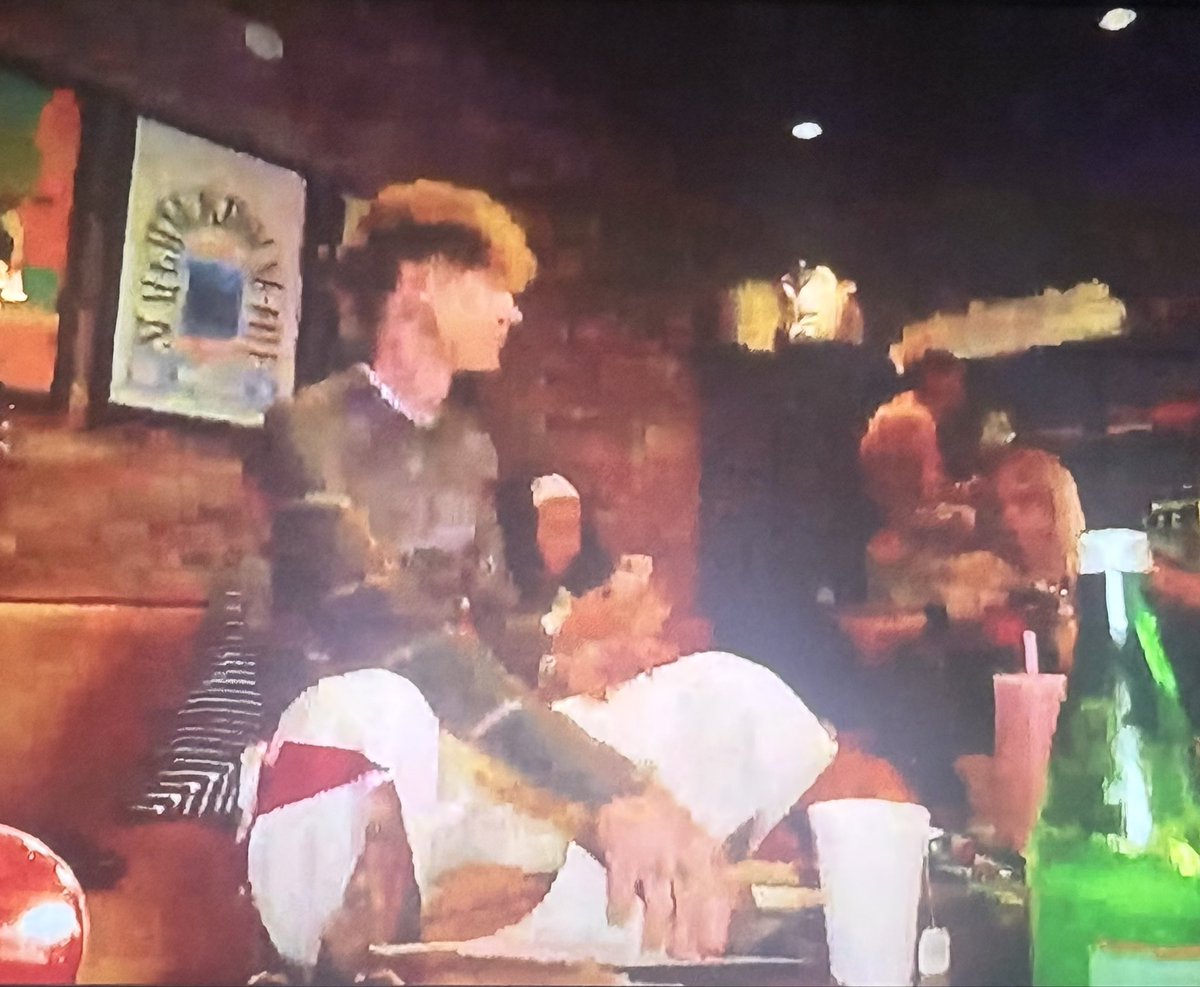 Pizzaovertacos's tweet photo. @machinegunkelly https://t.co/oj0OUCxcl7