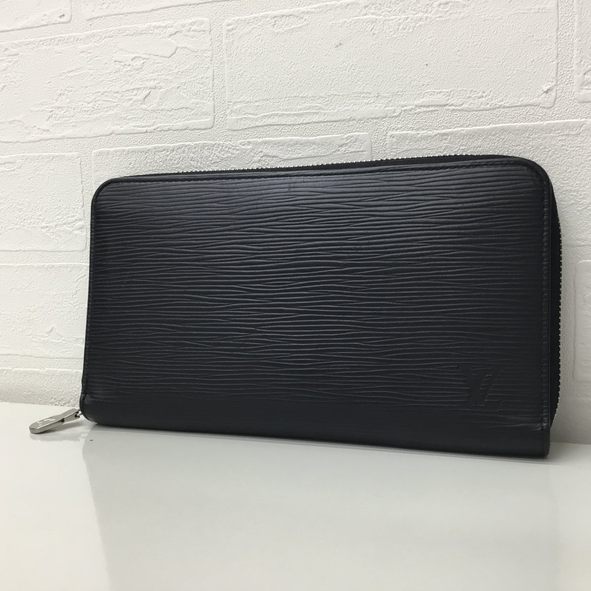 ヴィトン買取】 LV エピ ジッピーオーガナイザーNM M62643を買取させて
