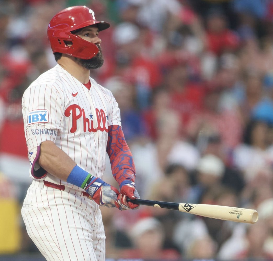 JustBB_Media's tweet photo. Kyle Schwarber is the first hitter in the Statcast Era to have 900+ FT of combined homers in a single INNING!

(via @MLBONFOX) https://t.co/BLWAkH2y3b