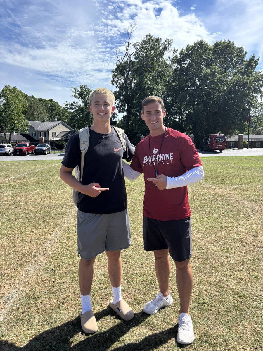 KnoxBarrett9's tweet photo. Had a great day at @LRBearsFootball camp.Can’t wait to get back on campus!!
@CoachSDeMeo 
@NickVagnoneLR 
@coachSocha 
@FCFlyerFootball 
@NCFootballNews 
@sixstarfootball 
@BlueChip_APLCHN 
@BradRoach_8 
@NationsElite1 
@CoachPannone https://t.co/z2RhXJnVL7