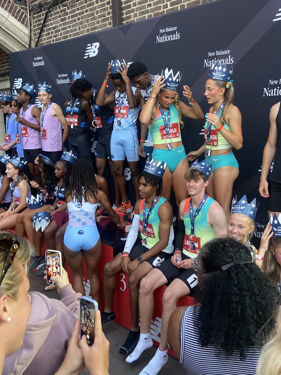 Mike_Photograph's tweet photo. BREAKING: Guilderland’s Mixed 4x400 relay (Octavius Flowers, Lauren Burnash, Jack Larson, Parker Steele) are all Americans after finishing 3rd. @GoDutchAthletix @GLandTrack https://t.co/6UZQAZwNLf